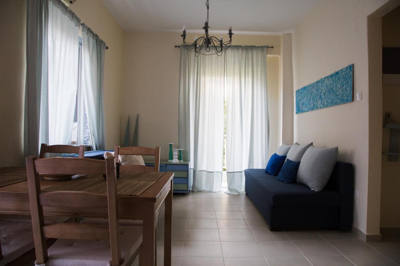 Blue Theros Apartments Paralia Dionysiou Exteriör bild