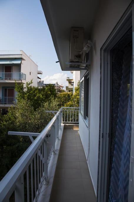Blue Theros Apartments Paralia Dionysiou Exteriör bild
