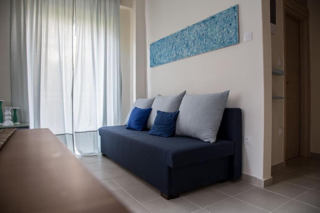 Blue Theros Apartments Paralia Dionysiou Exteriör bild
