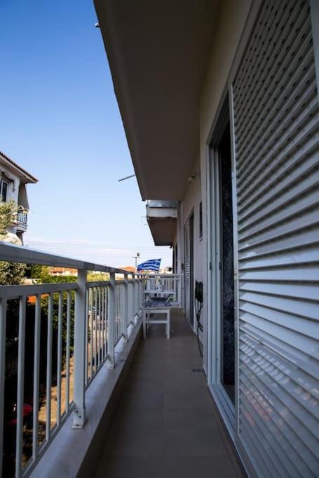 Blue Theros Apartments Paralia Dionysiou Exteriör bild